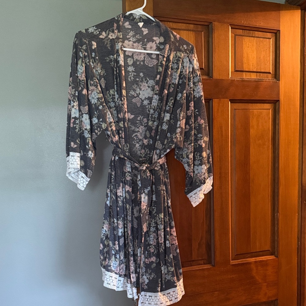 Pink Blush Floral Lace Trim Robe - Grey and White